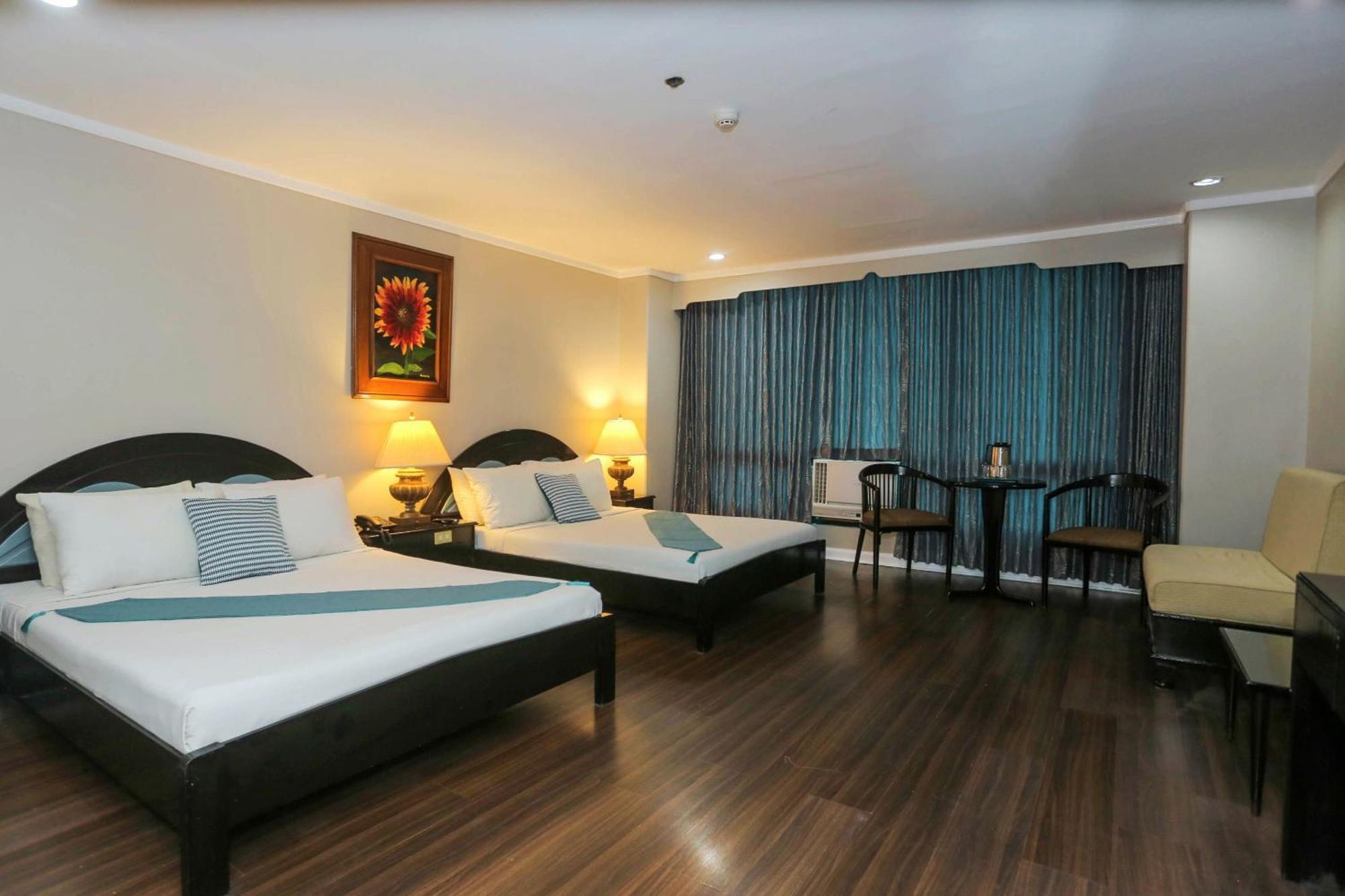 Holiday Plaza Hotel - Cebu Kültér fotó