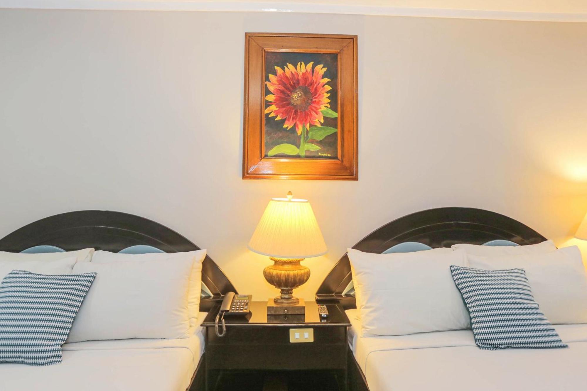 Holiday Plaza Hotel - Cebu Kültér fotó