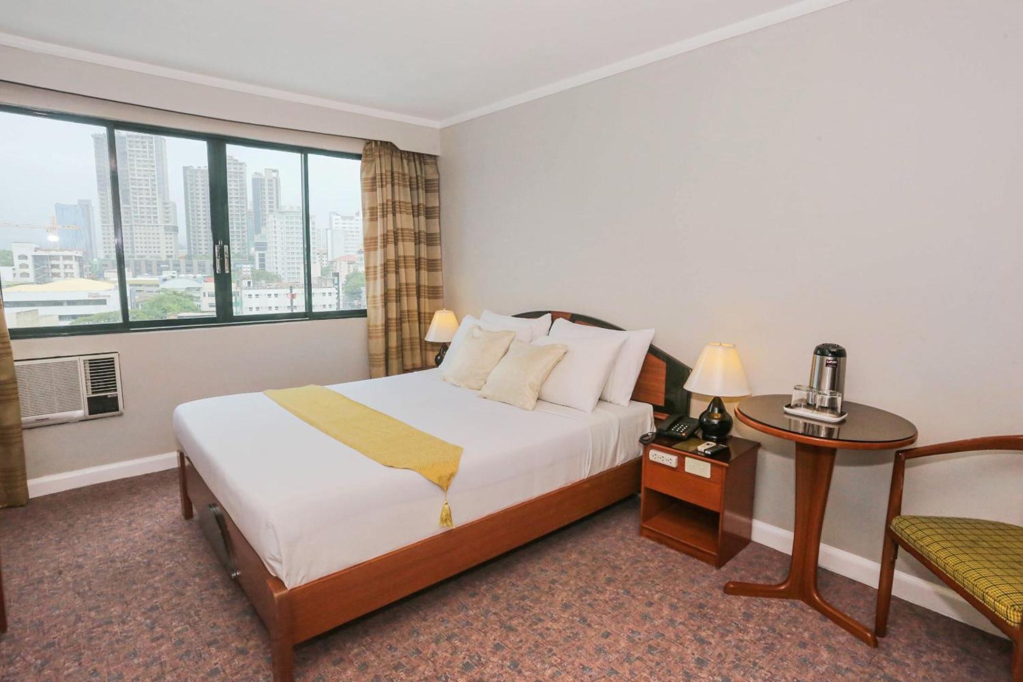 Holiday Plaza Hotel - Cebu Kültér fotó