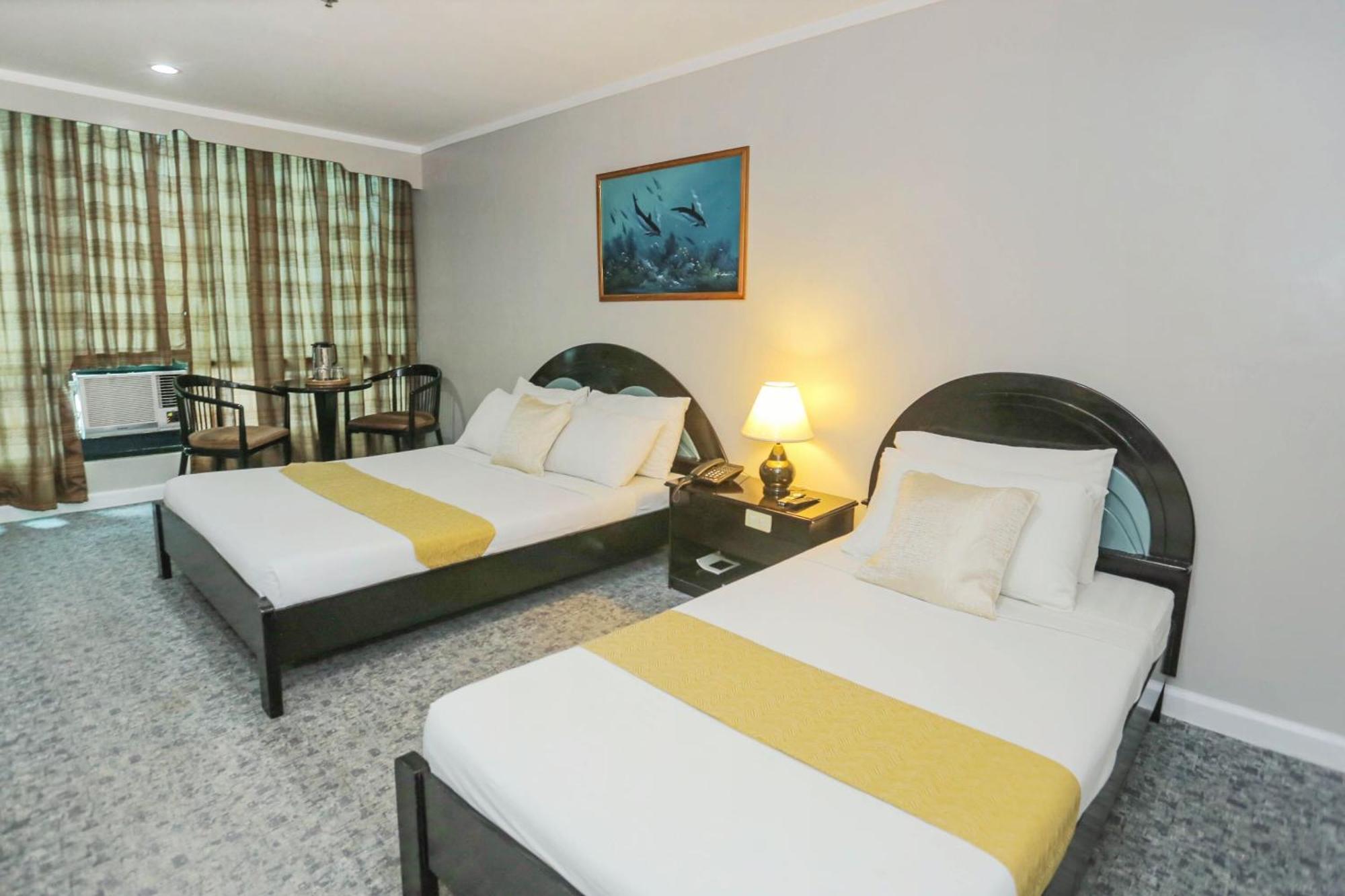 Holiday Plaza Hotel - Cebu Kültér fotó