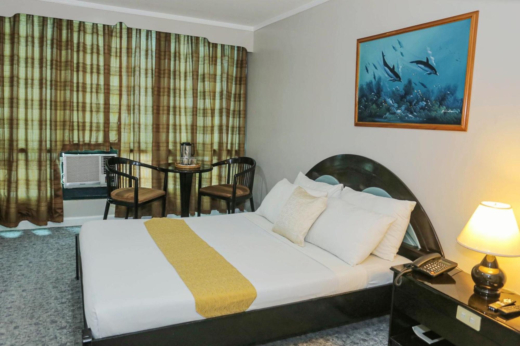 Holiday Plaza Hotel - Cebu Kültér fotó