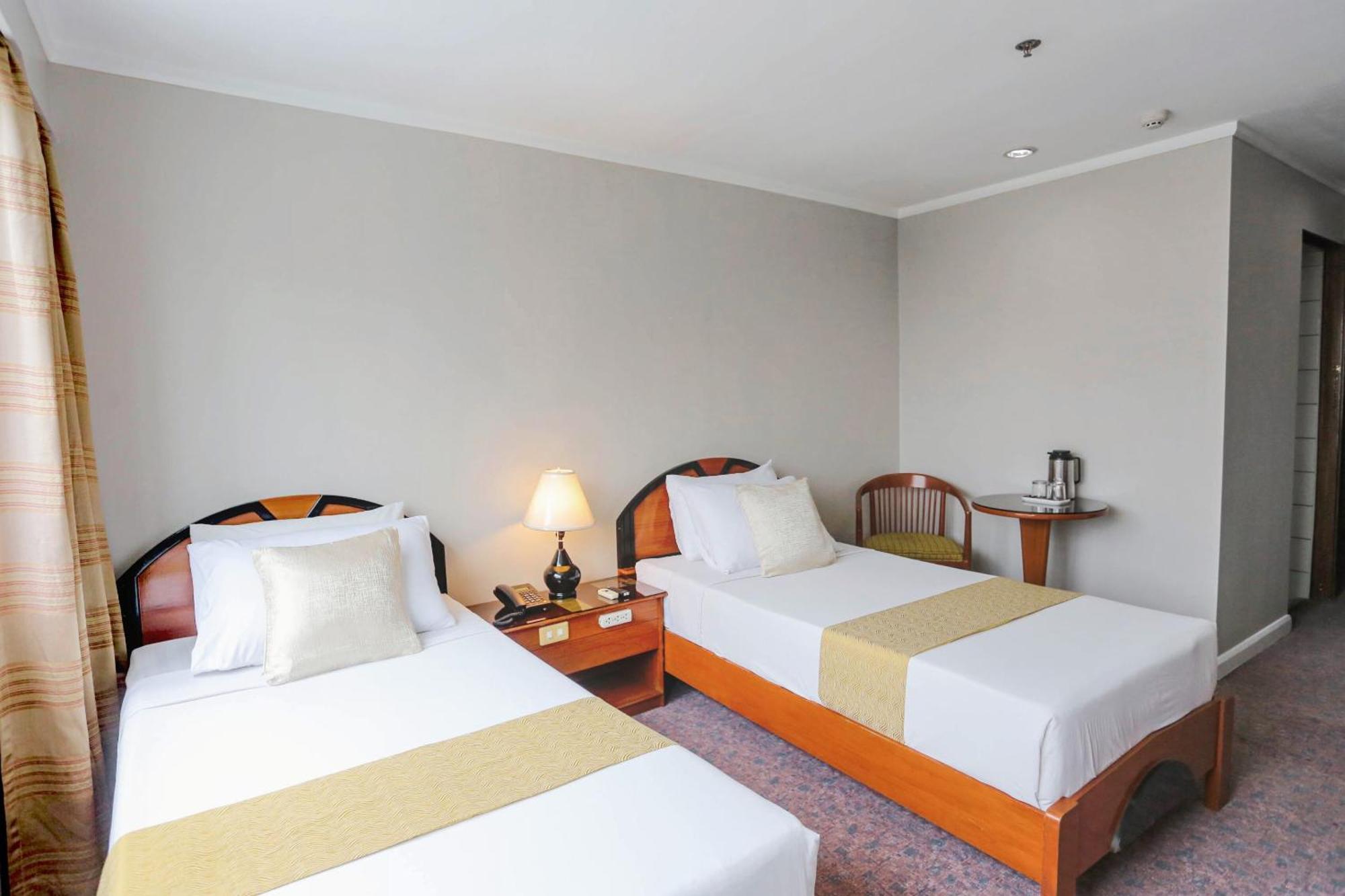 Holiday Plaza Hotel - Cebu Kültér fotó