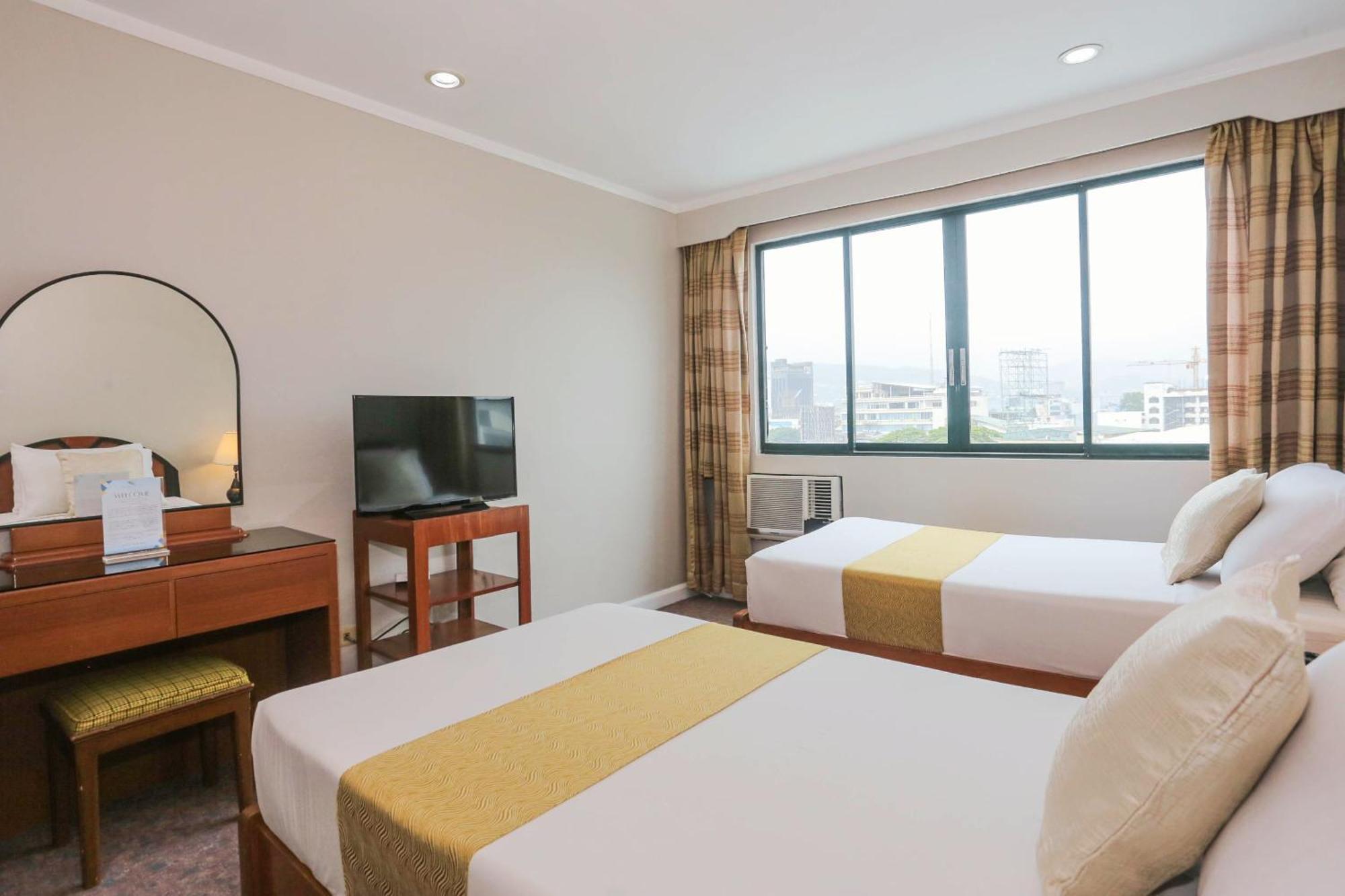 Holiday Plaza Hotel - Cebu Kültér fotó