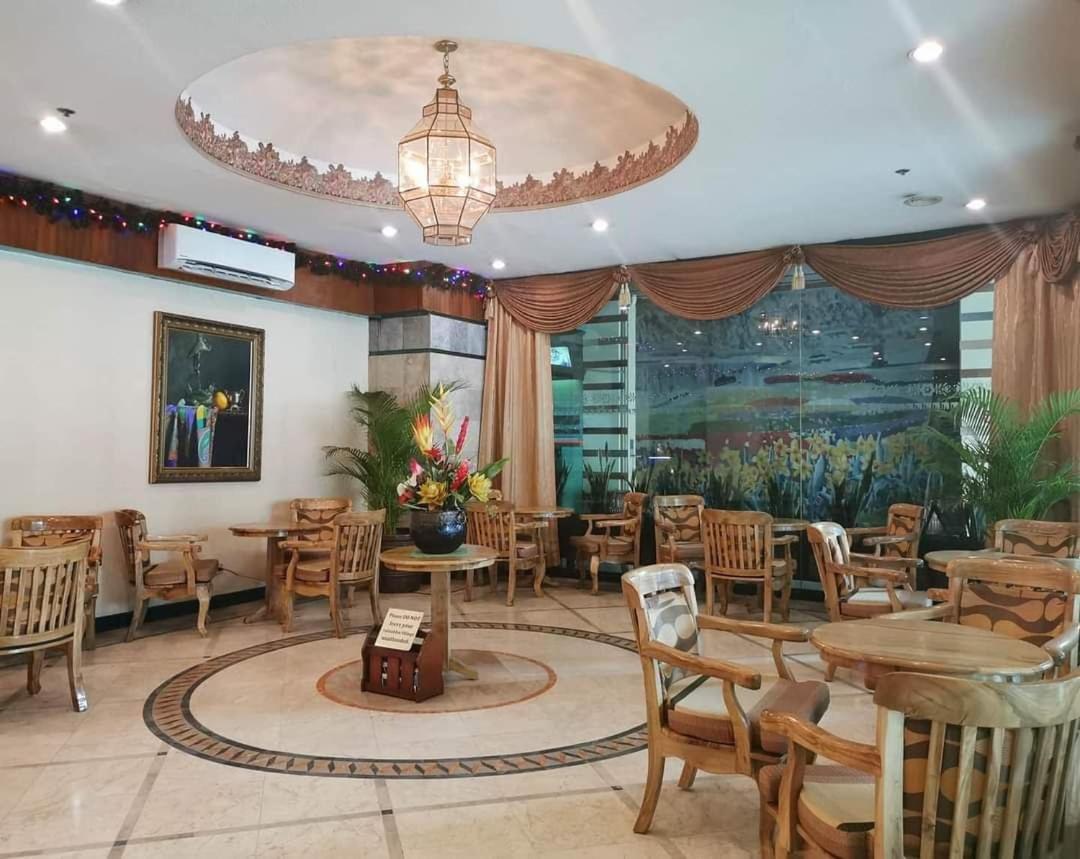 Holiday Plaza Hotel - Cebu Kültér fotó