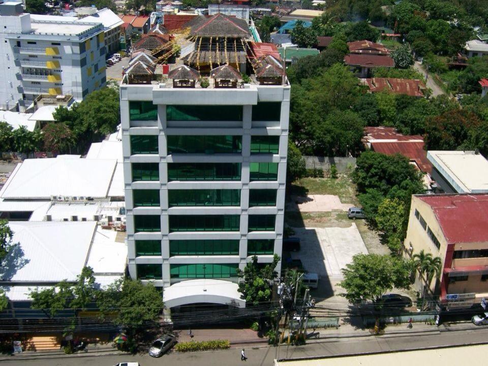 Holiday Plaza Hotel - Cebu Kültér fotó