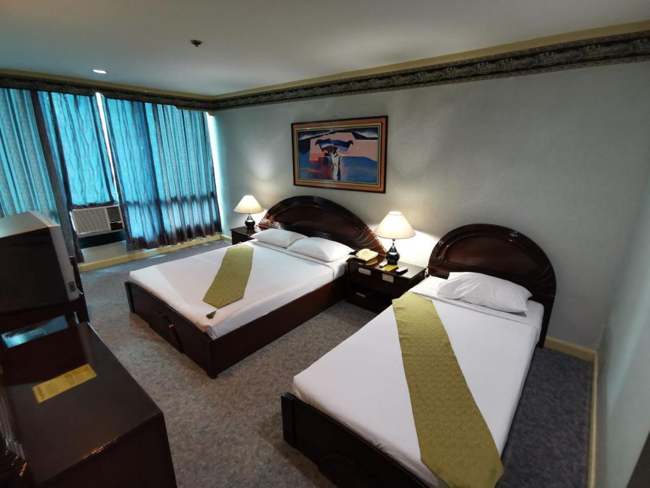 Holiday Plaza Hotel - Cebu Kültér fotó